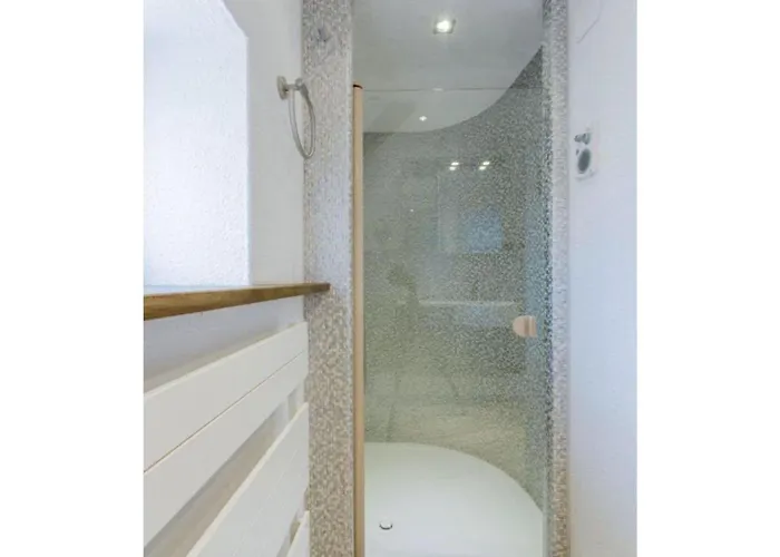 Pond View Comfortable Vacation